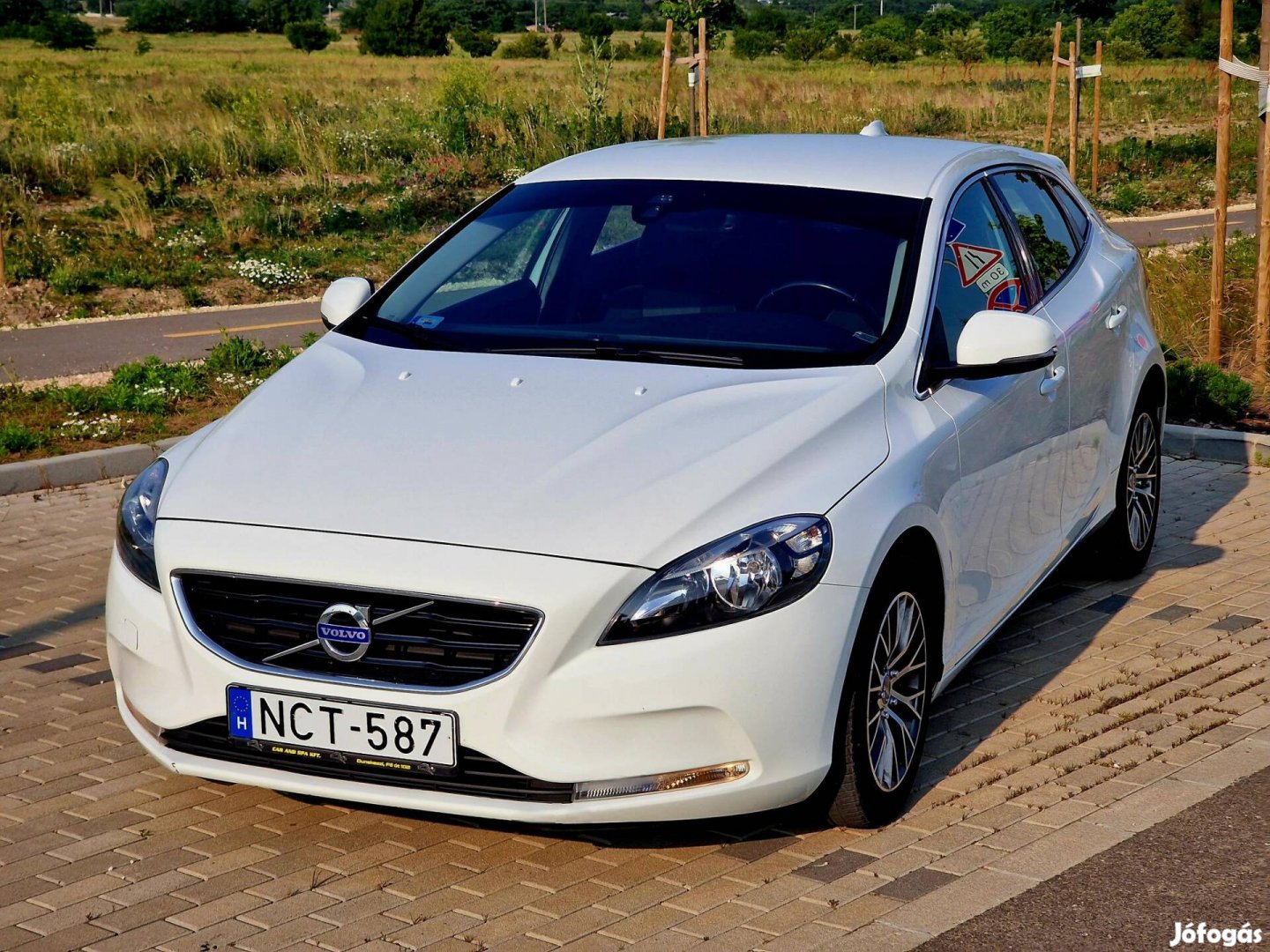 Volvo V40 2.0 D [D3] Momentum Navi-Ülésfűtés-RA...